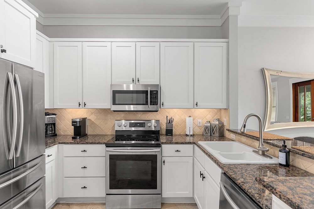 Serene Pondfront Stay w/ View, Pool Access, & Walk to Baytowne Wharf