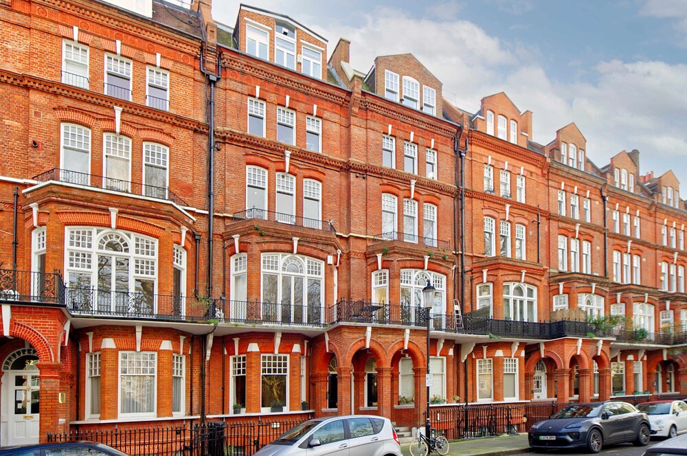 Contemporary 1 bed Apartment Chelsea