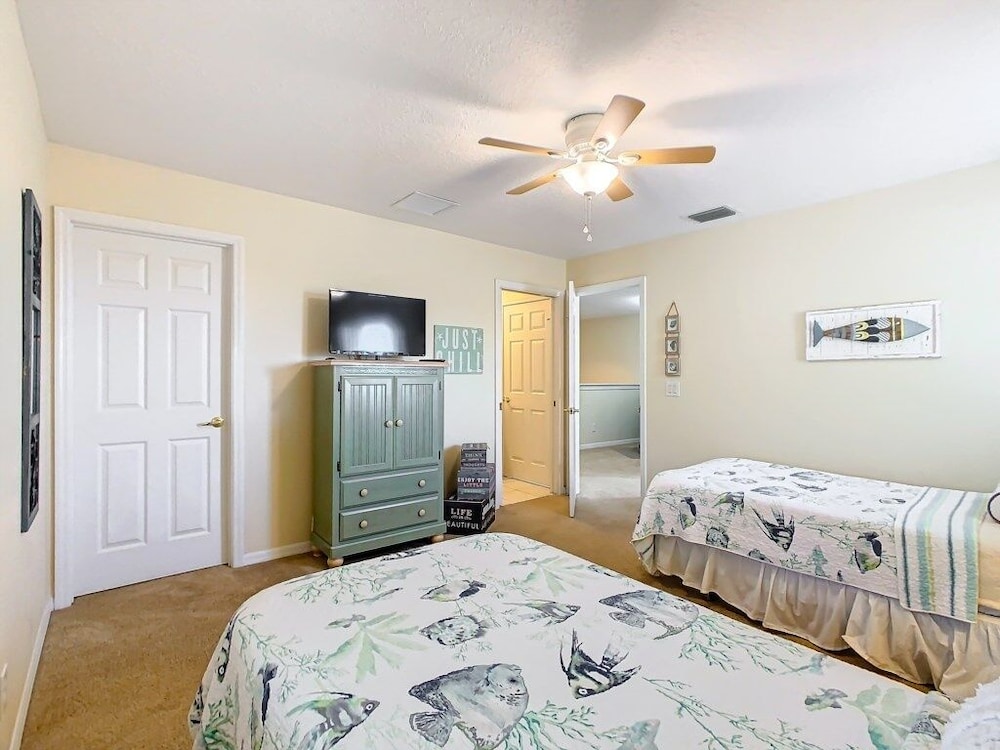 Spacious 5br Home W/ Private Pool+spa In Scenic Davenport Location 5 Bedroom Villa
