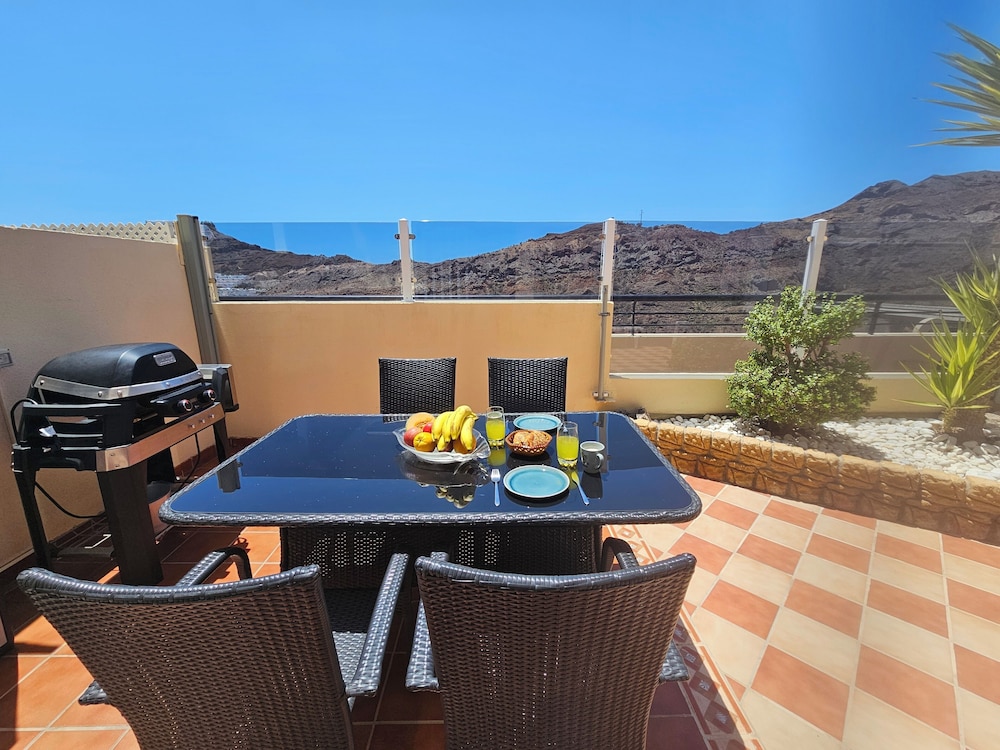 Welcoming and Modern Holiday Home With Access to Swimming Pool