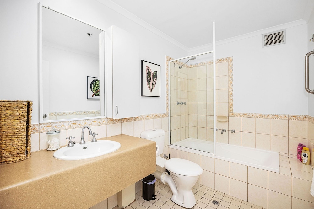 Newly Renovated 1bdr in the CBD