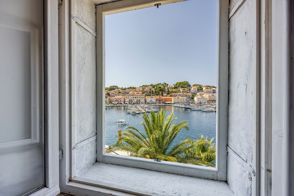 Lasta 30 Losinj Town Studio Apartment view 4