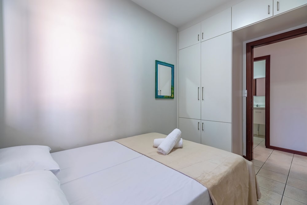 Apt w/ Balcony 150m From Sea Meia Praia Rcb405