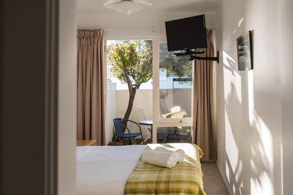 La Voyageur Apartments view 5