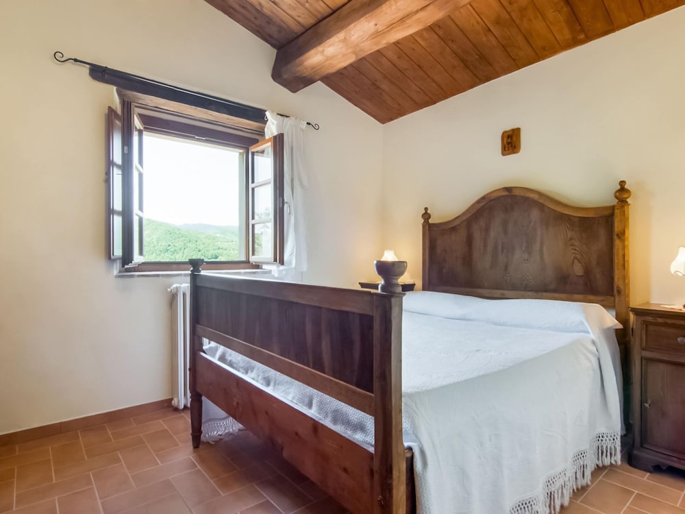 Holiday Home in Citta di Castello With Pool view 4