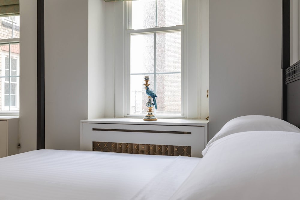 Fitzjames-avenue IV by Onefinestay