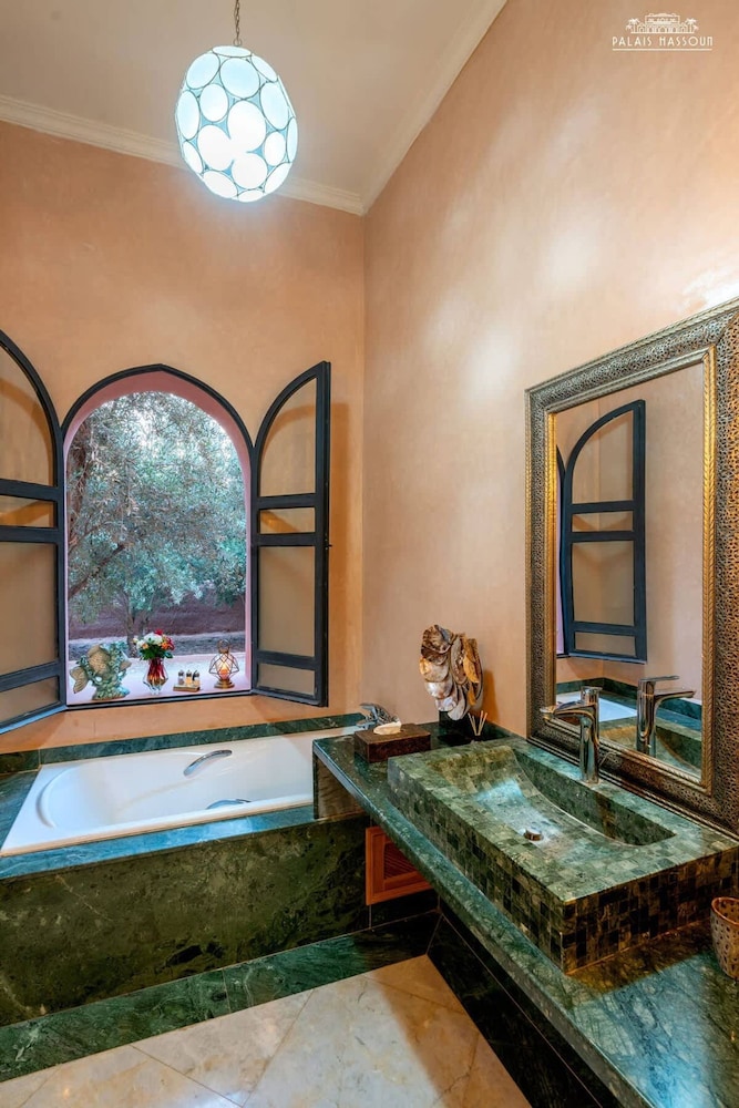 Luxury Villa Pool spa and 5-star Sercice