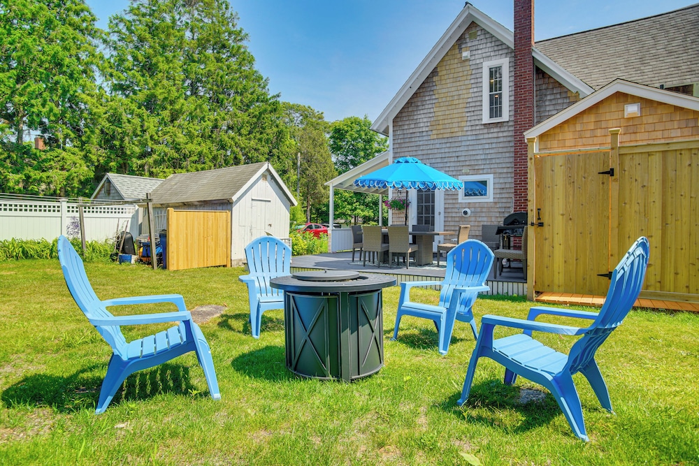 Pocasset Home w/ Kayaks & Bikes: Walk to 2 Beaches
