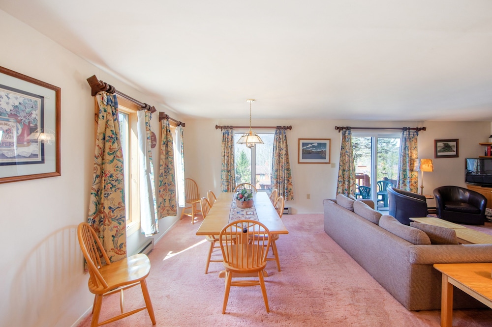 11D - Spacious & Family-Friendly Getaway 3 Bedroom Townhouse by The Summit at Gore Mountain