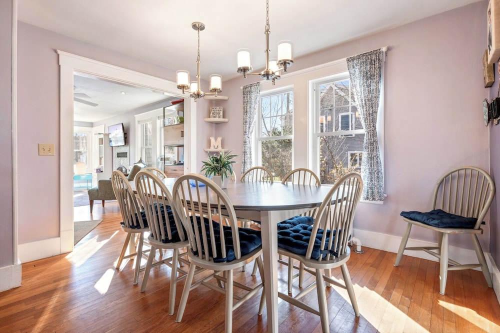 Ogunquit Village 4BR Walk to Beach, Dining & Town Center
