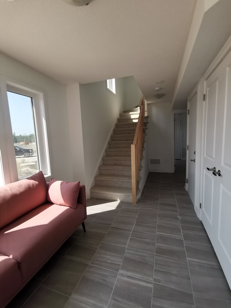 Barrie Comfort Lodging