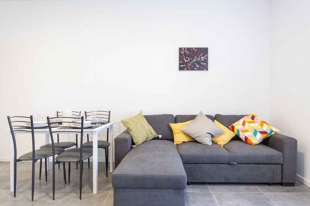 KHL apartments