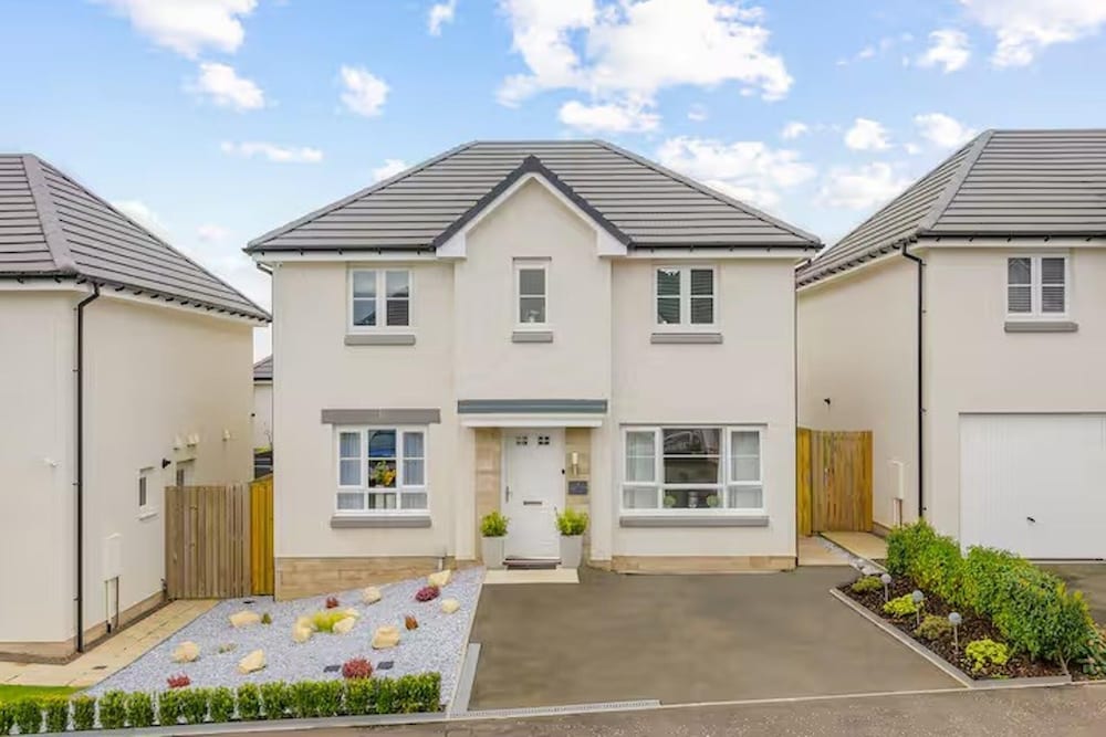 Stylish House in Perth-hot Tub-garden-sleeps 6