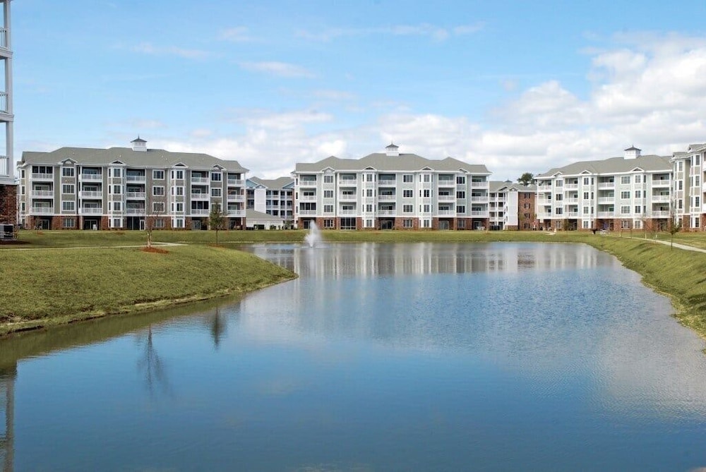 Magnolia Pointe Luster Leaf 4891-205 3 Bedroom Condo