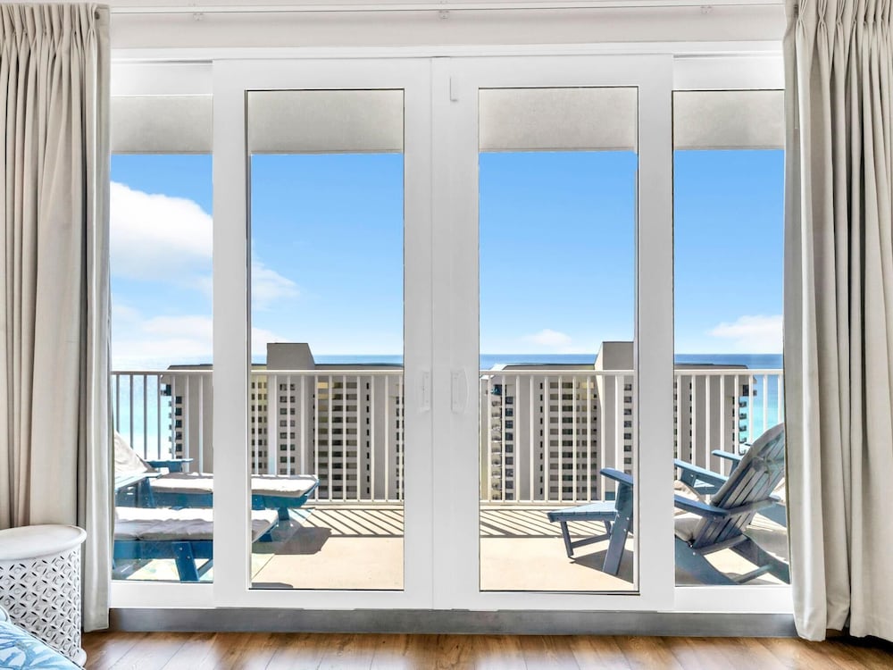 Laketown Wharf 1213