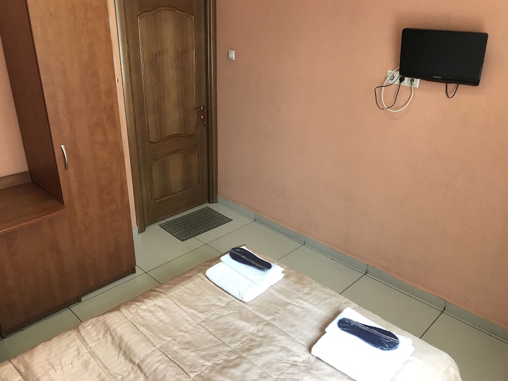 Good Cat - Hostel