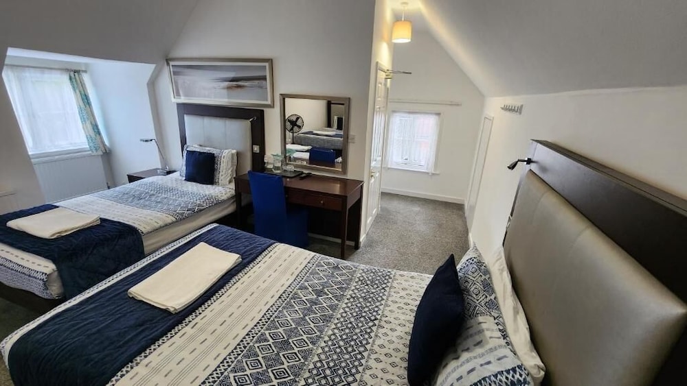 Gatwick Castle B&B