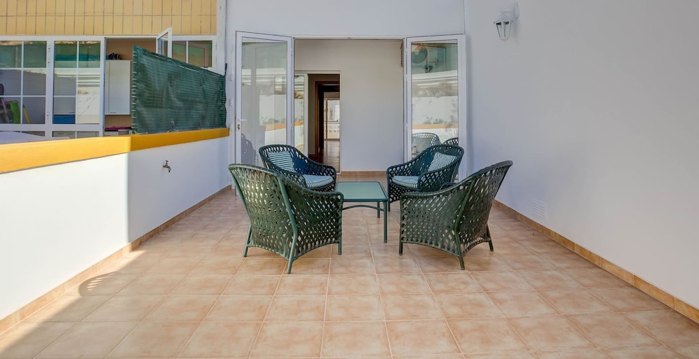 Elizabet Modern Apartment in the Heart of the Ci