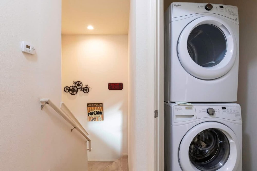 4BR Family Townhouse Steps to Disney
