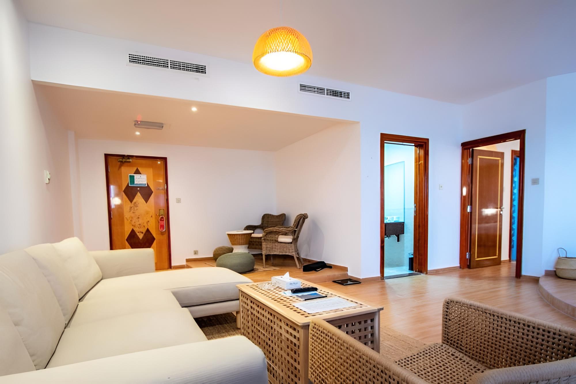 BM Beach Hotel