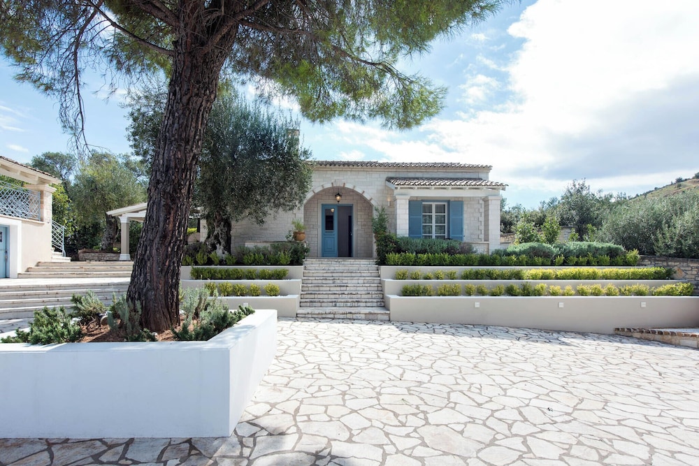 Thea Estate