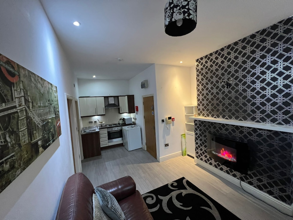 Immaculate 1-bed Apartment in Birmingham view 5