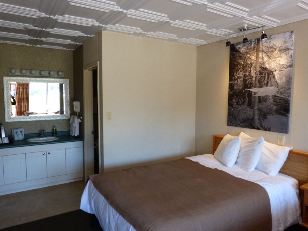 Catalina Motel