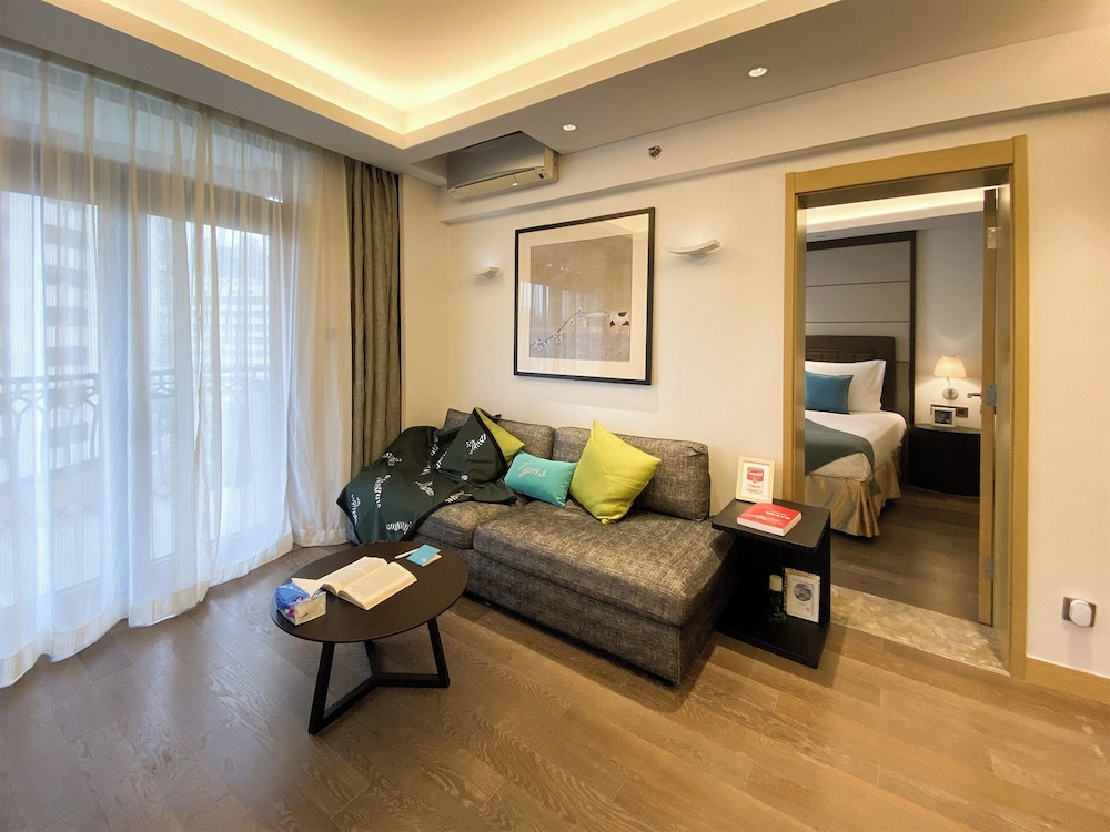 Tyms APT Hengshan RD Near IAPM K11 Line9