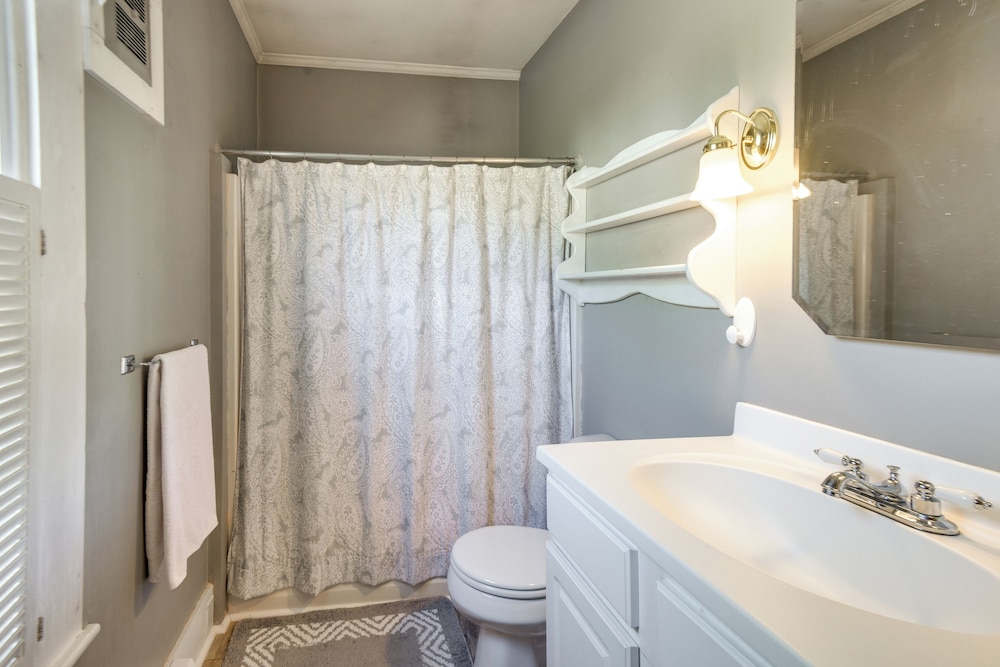 Kennebunk Apartment w/ Local Beach Access! - Property Image 11
