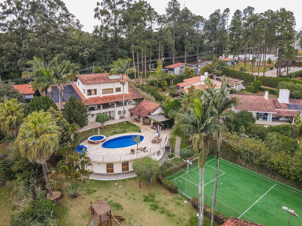 Refúgio de Alto Padrão na Granja Viana