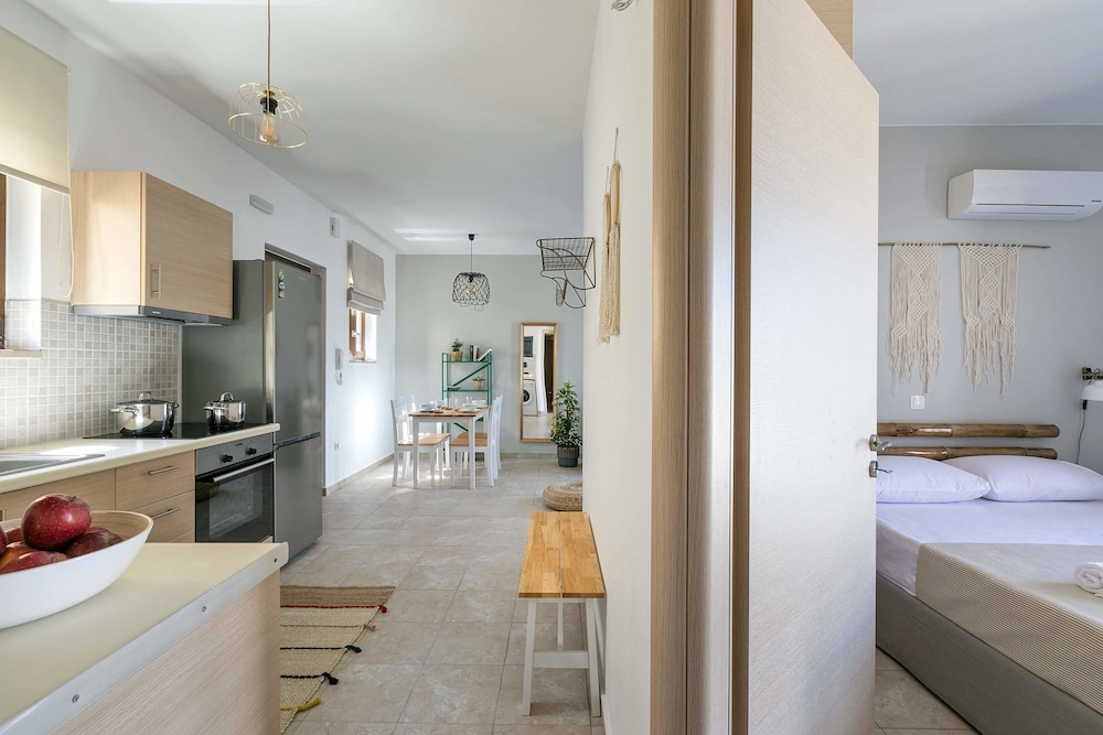 Syra Suites