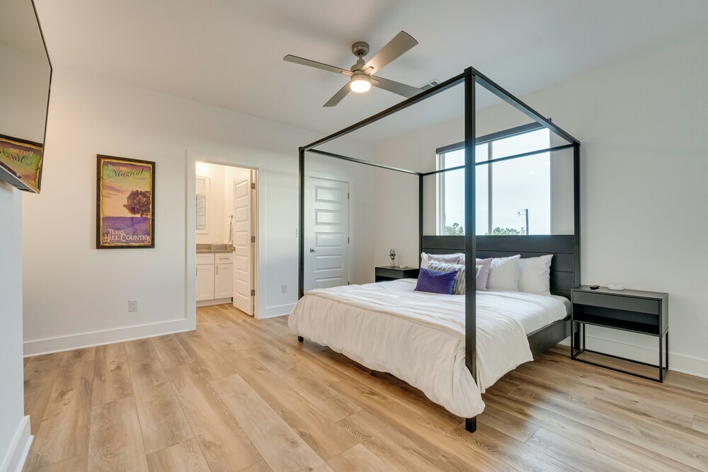 Lago Vista Home w/ Game Room Outdoor Tub! - Property Image 59