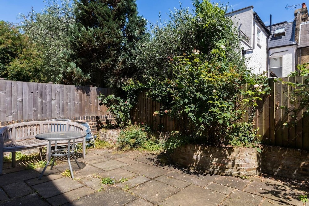 outdoor bbq area