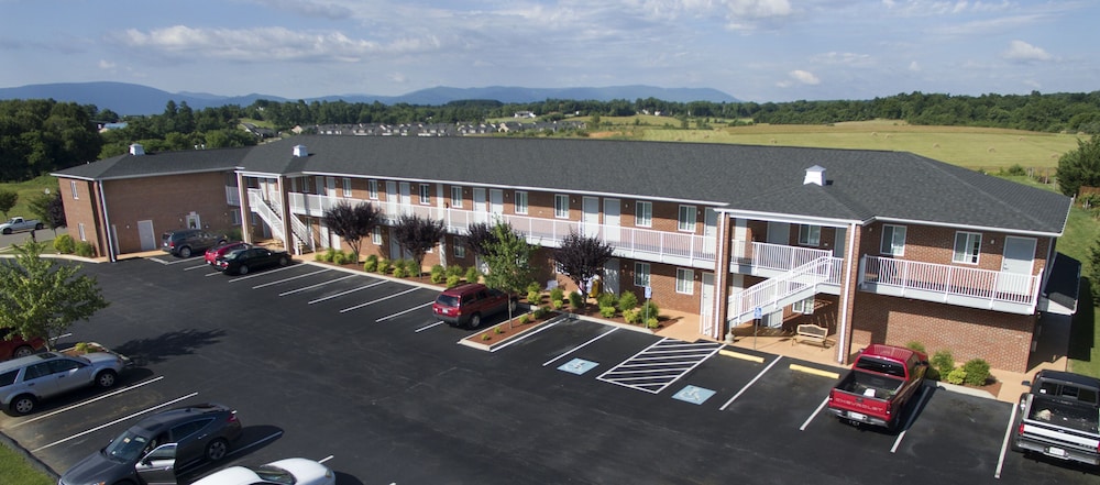Affordable Suites of America Waynesboro view 2