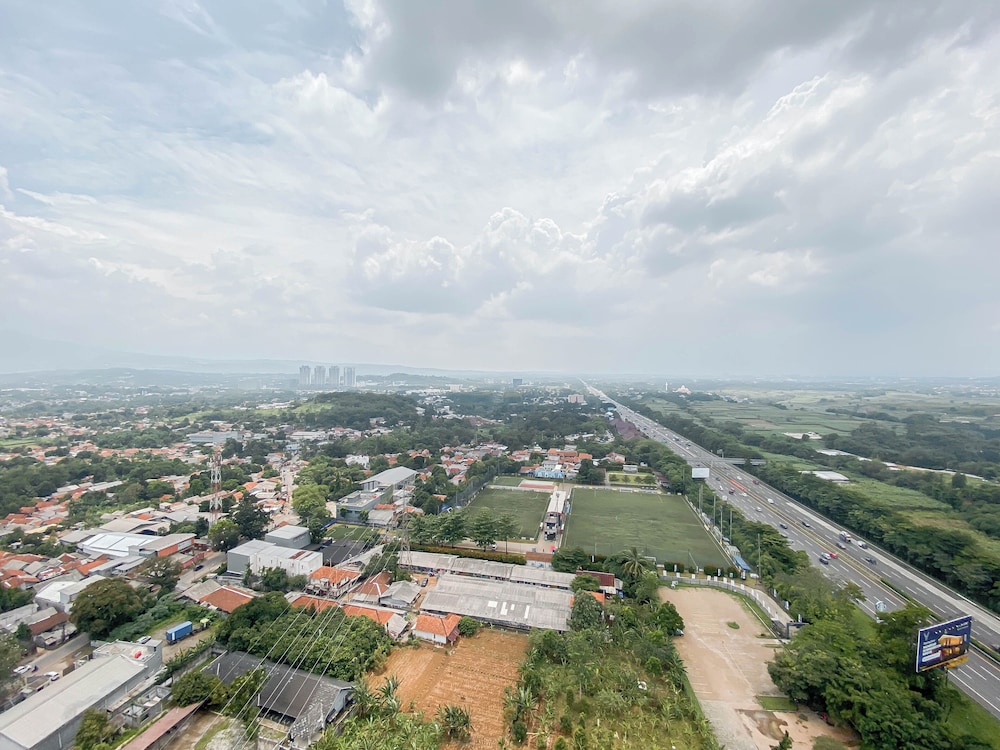Cream Tone 1Br At Royal Sentul Park Apartment