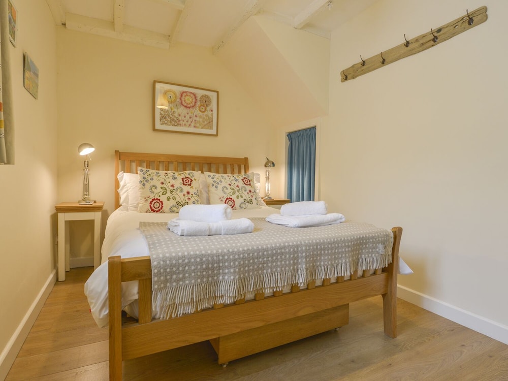 St Aubyn Cottage view 2