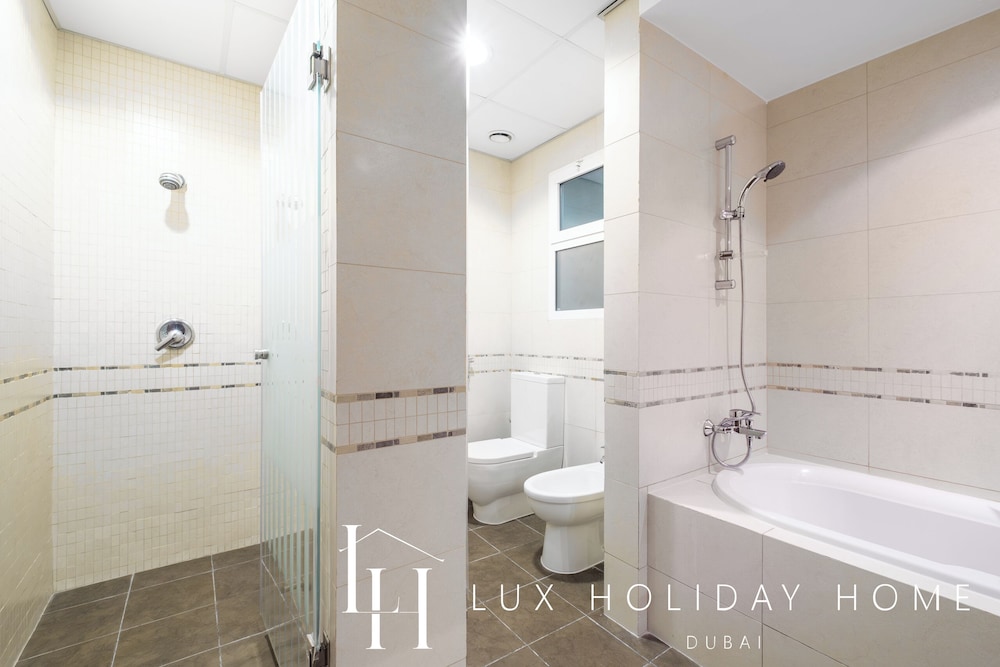 LUX The Al Seef Marina Suite 2