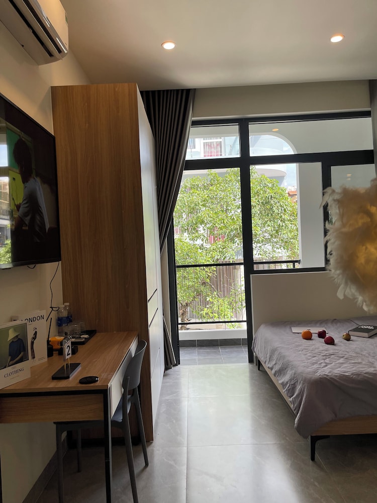 Unite StayCation Le Van Sy