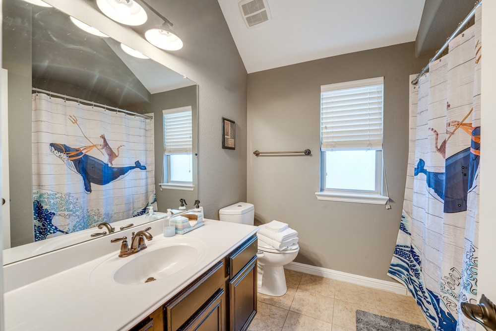 'sorrellwood' Mckinney Home w/ Pool: 4 Mi to Dtwn! - Property Image 2