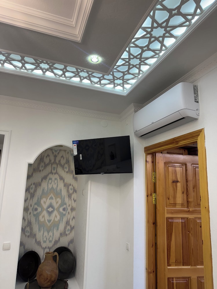 Meros Guest House