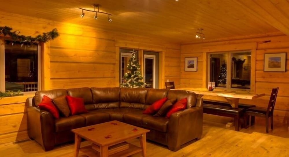 Mount 7 Lodges