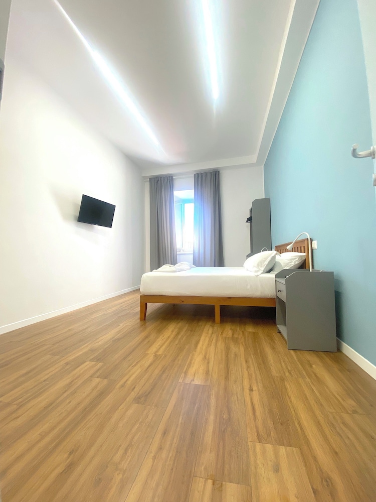 Lexie Suites Guesthouse