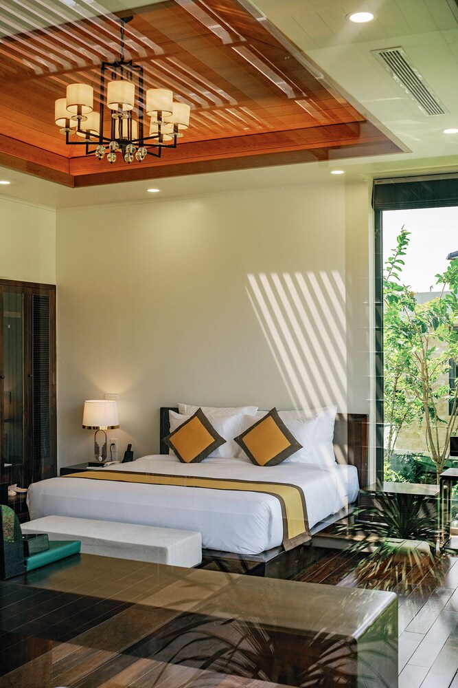 Lamori Resort & Spa