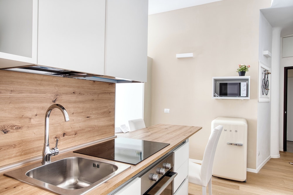 Old Milan Navigli Family Apartments
