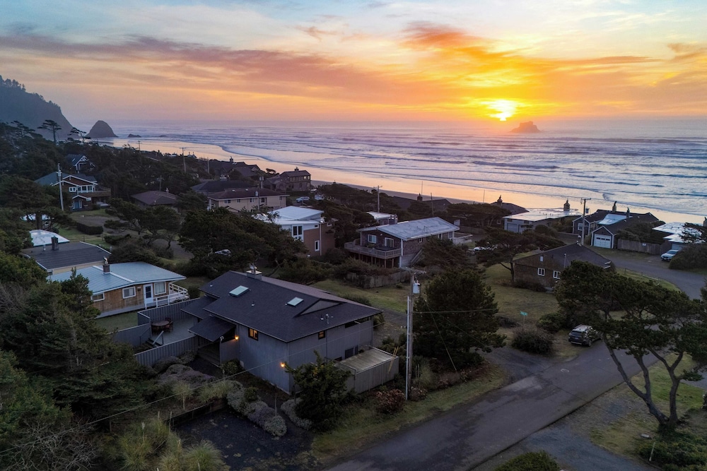 Half Block to Beach w/ Oceanview, Patio + Balcony The Shore Pine by Avantstay