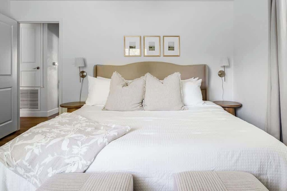 Luxe Poolside Retreat W/sauna-minutes From Downtown!