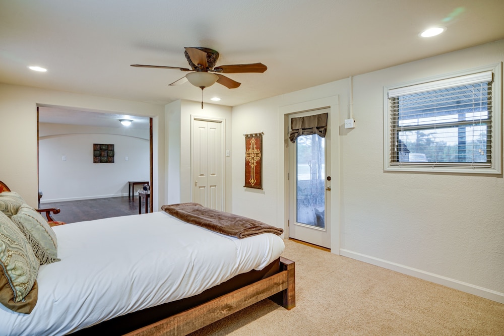 Lake Charles Vacations - Louisiana Abode - Balcony, Pool Table  Lake Views - Property Image 4