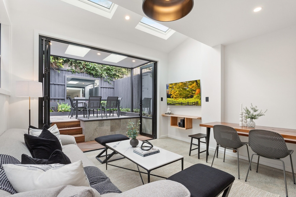 Charming 3-bed Cottage With a Courtyard