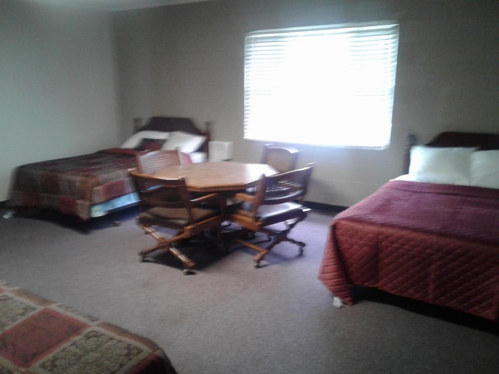 Dighton Inn
