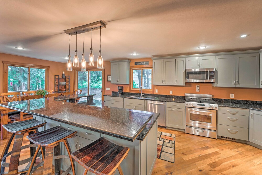 Lake Geneva Vacations - Lake Geneva Getaway w/ Fire Pit: Near Golf - Property Image 22